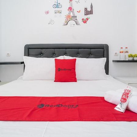 Hotel Reddoorz Syariah At Winong Nganjuk Exterior foto