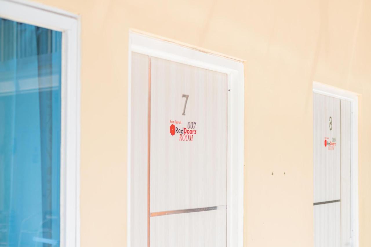 Hotel Reddoorz Syariah At Winong Nganjuk Exterior foto