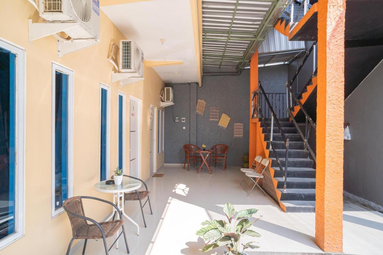 Hotel Reddoorz Syariah At Winong Nganjuk Exterior foto