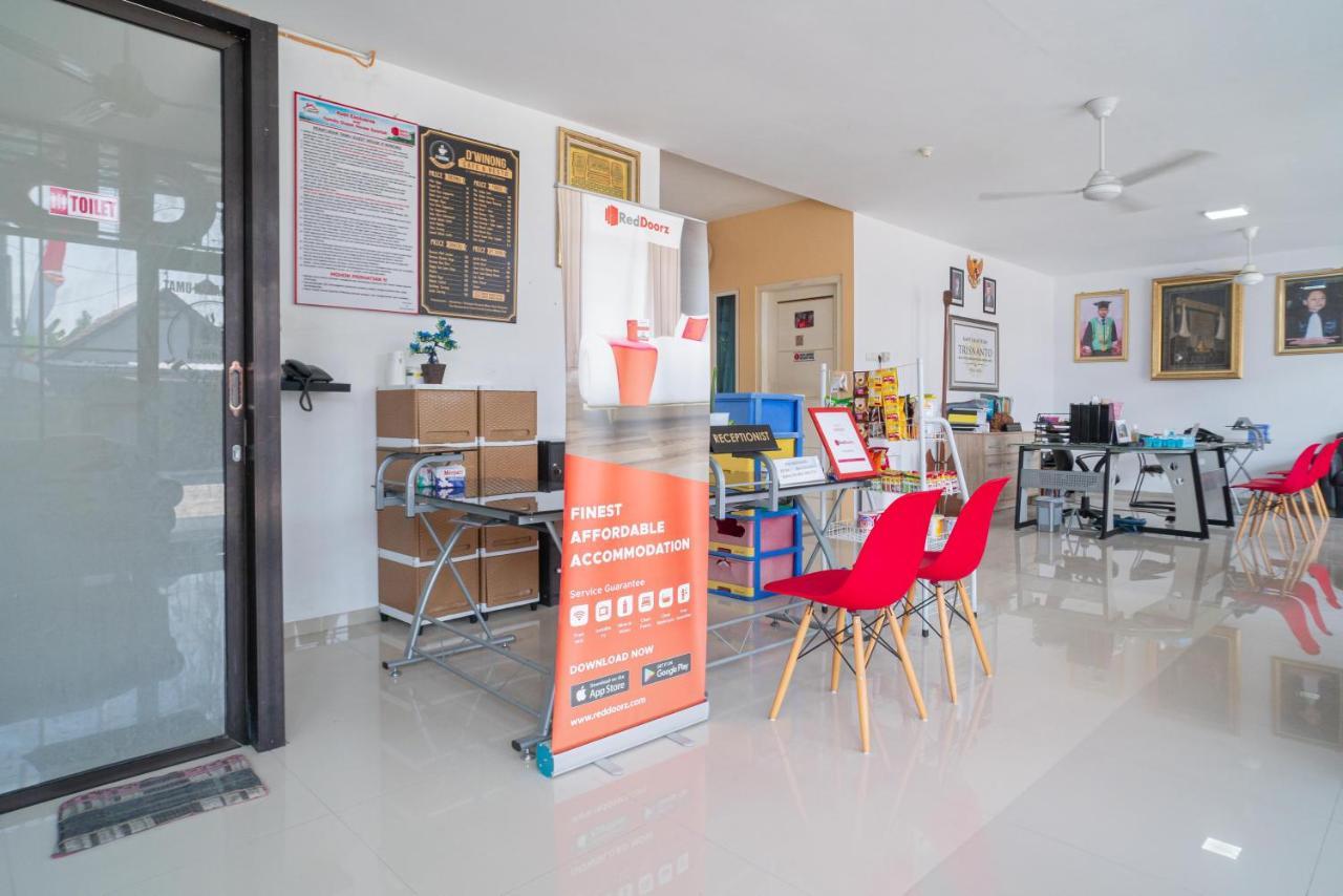 Hotel Reddoorz Syariah At Winong Nganjuk Exterior foto