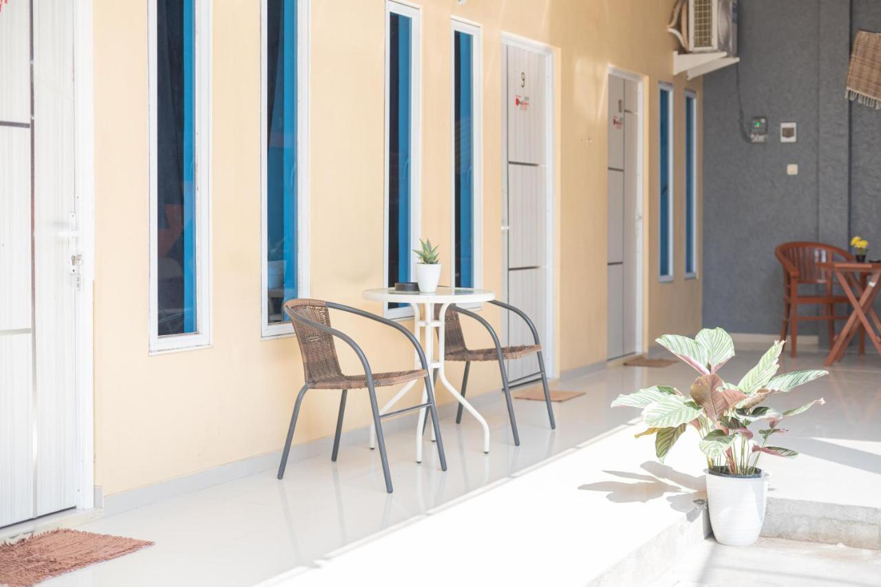 Hotel Reddoorz Syariah At Winong Nganjuk Exterior foto