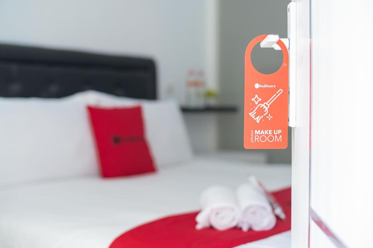 Hotel Reddoorz Syariah At Winong Nganjuk Exterior foto
