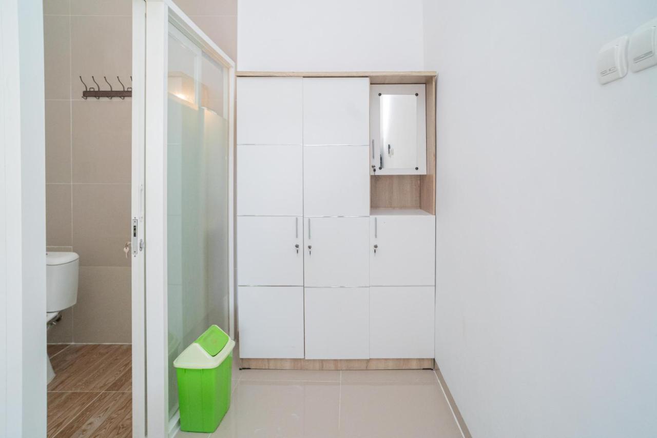 Hotel Reddoorz Syariah At Winong Nganjuk Exterior foto