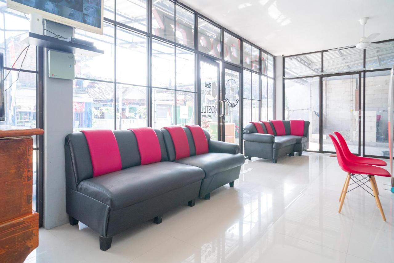 Hotel Reddoorz Syariah At Winong Nganjuk Exterior foto
